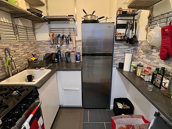 3rd image of 8770 173rd St APT 2F