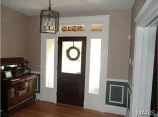 2910 Victor St, Saint Louis, MO 63104
