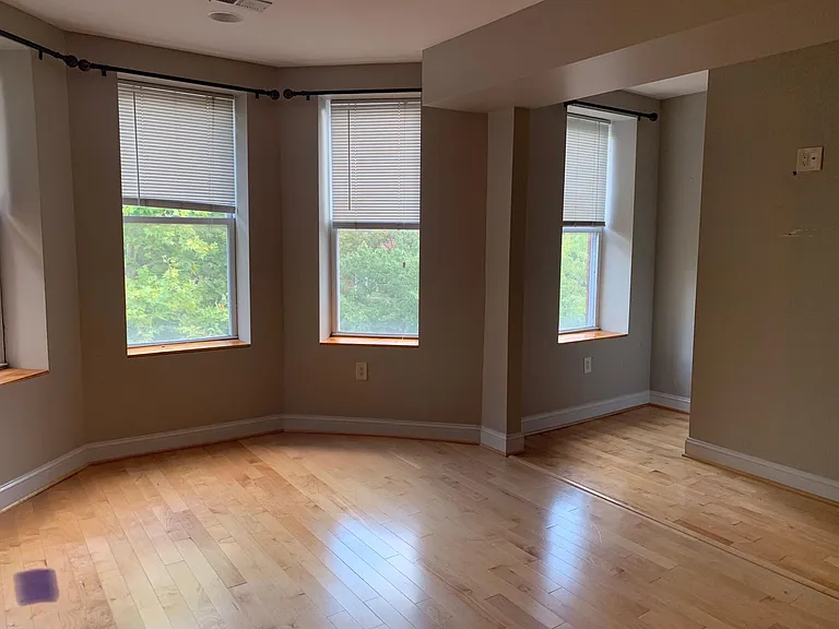 living / alcove
