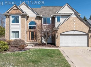 3044 Pheasant Run East Dr, Wixom, MI