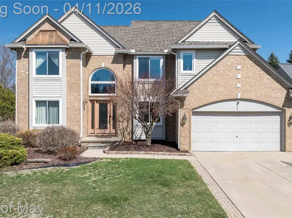 3044 Pheasant Run East Dr, Wixom, MI 48393