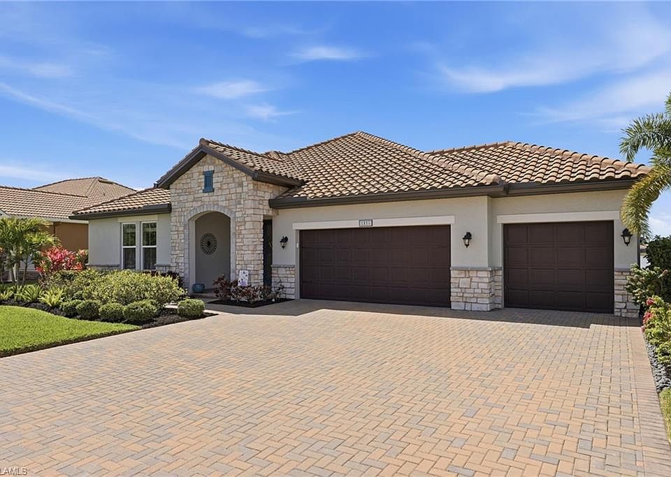1st image of 2094 Grove DR
