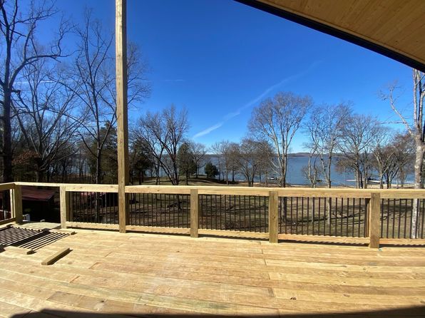 307 Riverview Dr, Dover, TN 37058