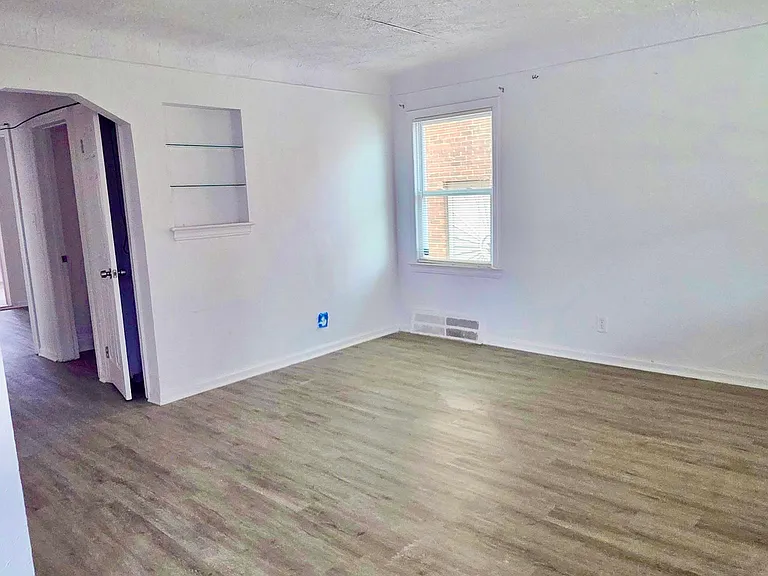 9589 Mansfield St — Photo 3