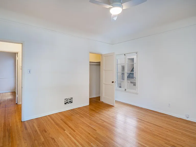 648 S Burnside Ave #650-1/2 — Photo 7