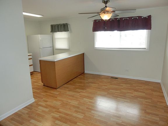 4th image of 9321 W Magnolia Ave
