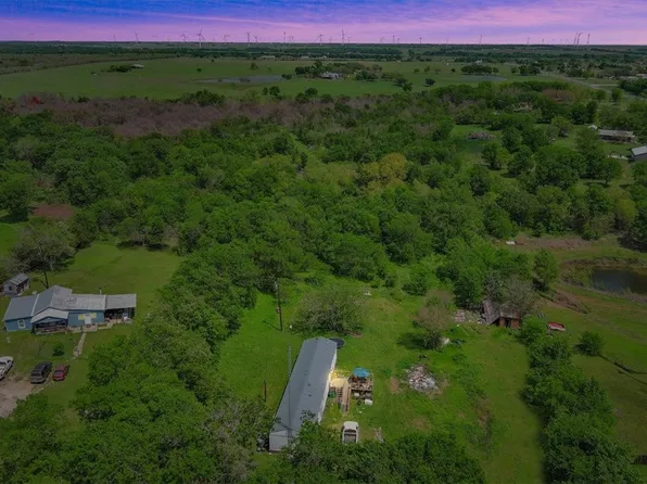 1693 Red Gate Rd, Mart, TX 76664