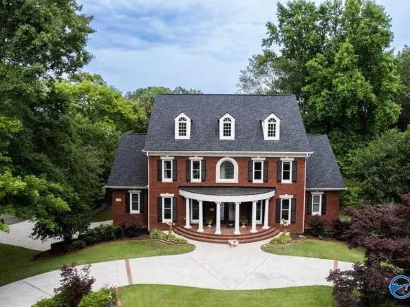 3000 Bogey Cir SE, Owens Cross Roads, AL 35763