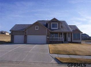 11410 S 44th Circle Ave, Papillion, NE 68133