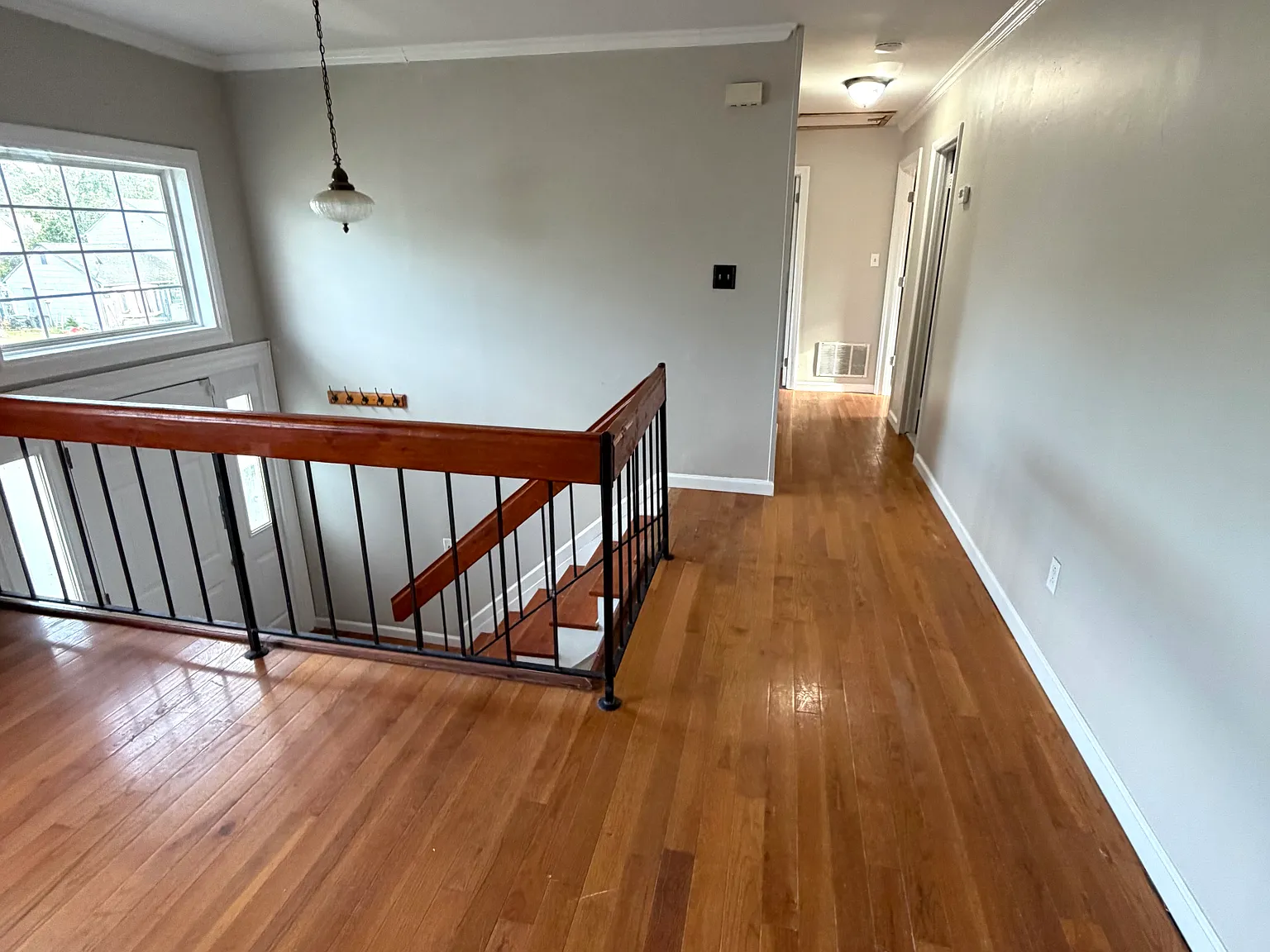 3 bed, 1.5 bath, 1810 sqft, $2,700 — Photo 3