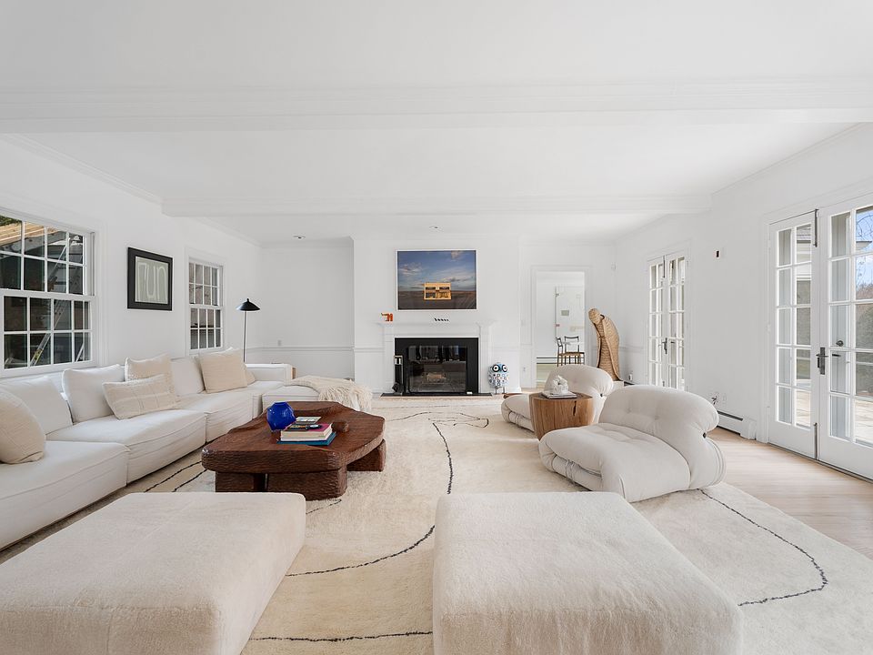 1st image of 46 Woods Ln