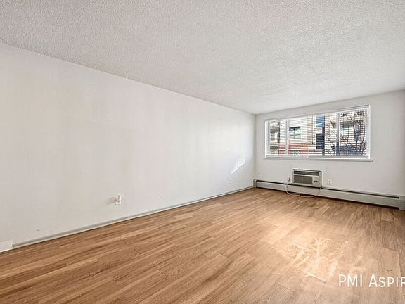 3rd image of 1545 Quitman St #201