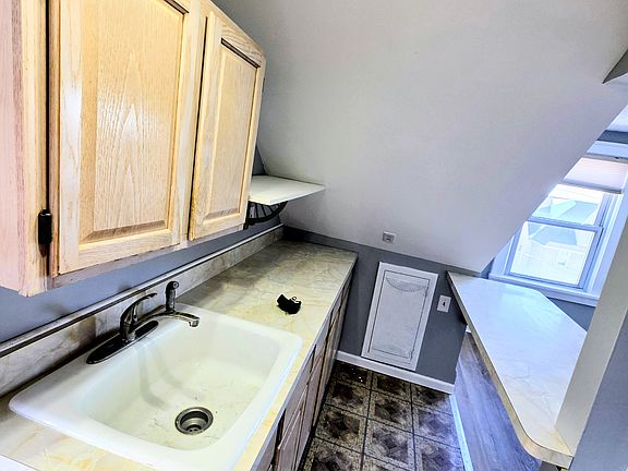 2nd image of 245 Beech St Floor 3