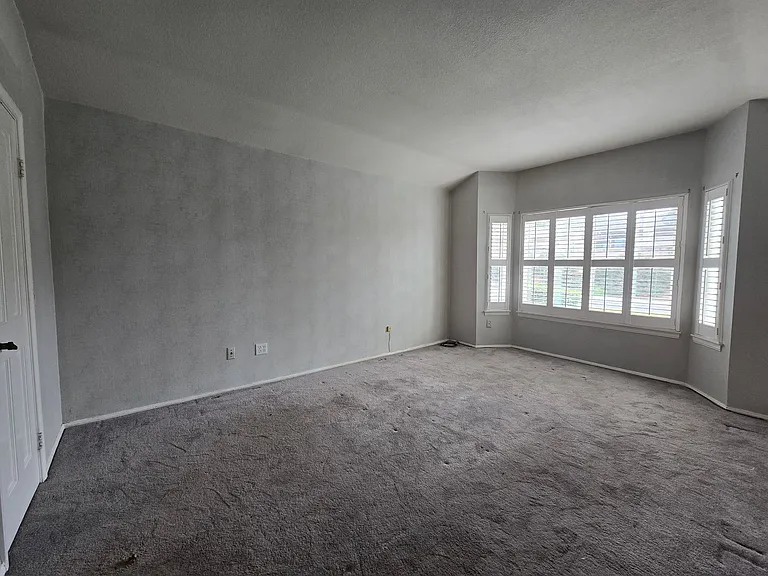 2960 Hyde Park Cir — Photo 14
