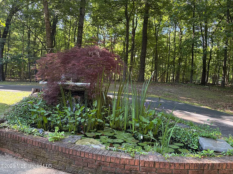 870 Green Acres Dr — Photo 35