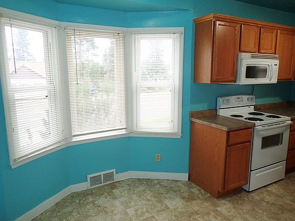 5th image of 635 E Cloverland Dr