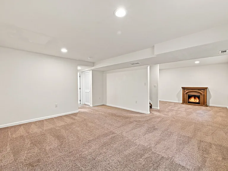 5644 Mountain Garland Dr — Photo 26