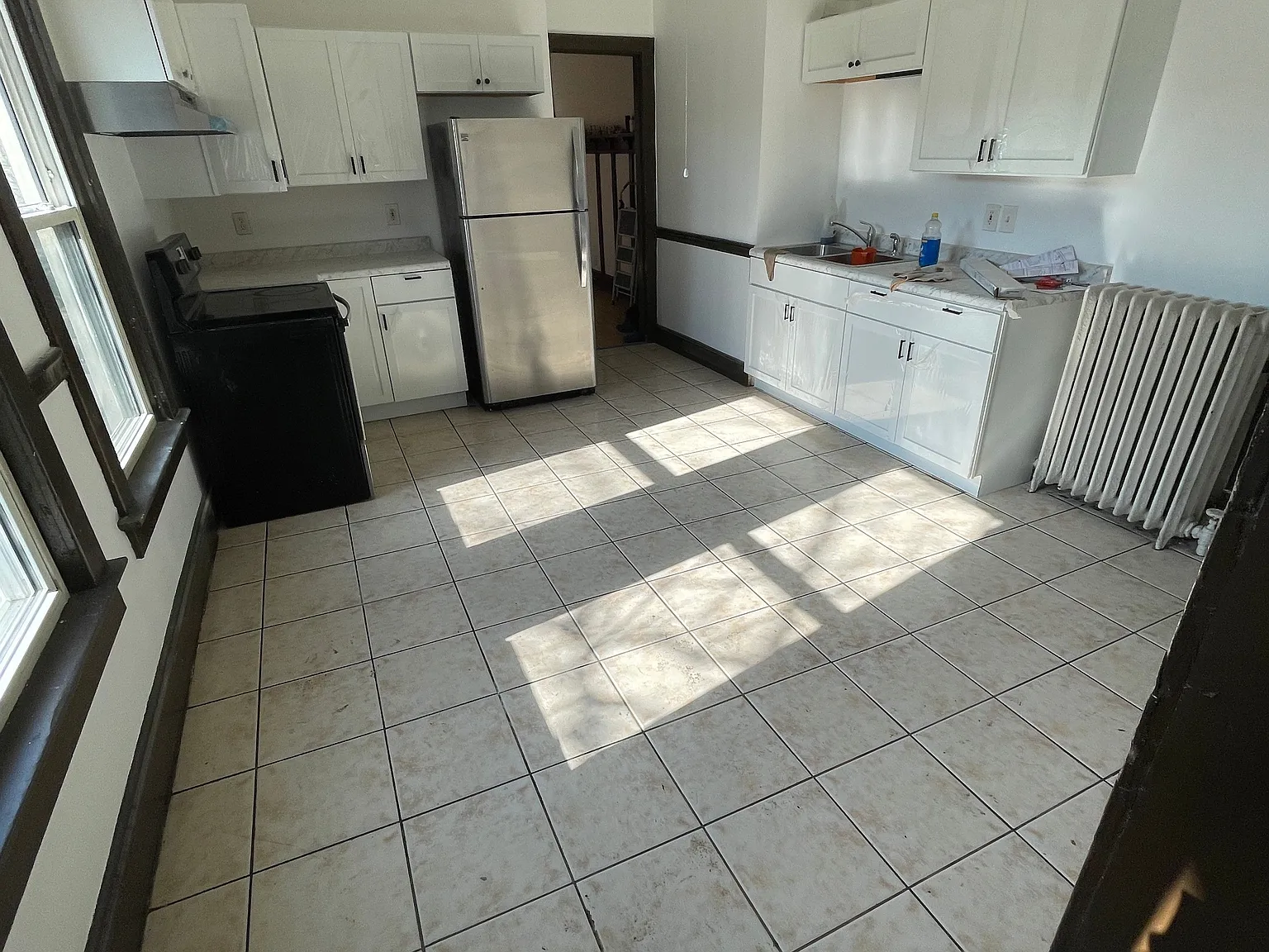 3 bed, 1.0 bath, 1500 sqft, $1,325 — Photo 4
