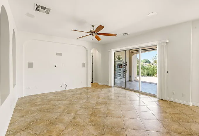 1589 E Vesper Trl — Photo 17