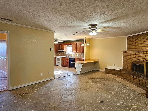 3rd image of 217 Utah Dr