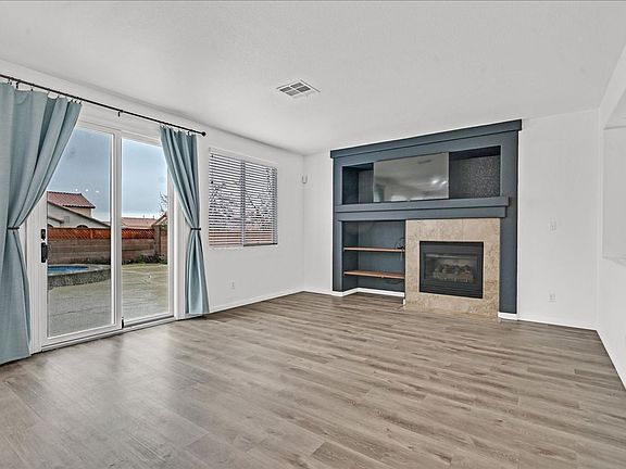 5th image of 3444 Gosling St