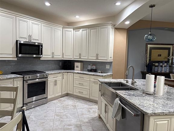 3rd image of 30335 Lettingwell Cir