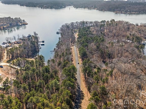 5th image of 16715 Harbor View Rd