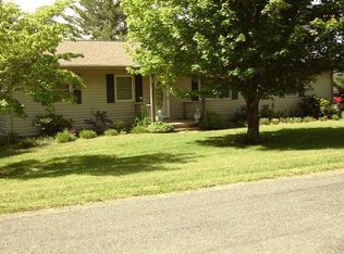 34 Hill St, Sparta, NC 28675