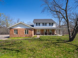 1651 W Riverfork Dr, Nixa, MO 65714