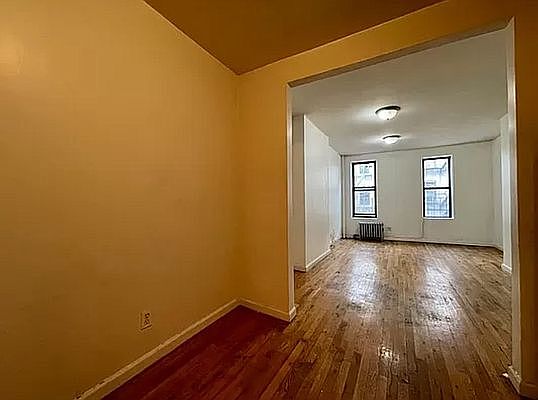 4th image of 239 E 116th St #3EE