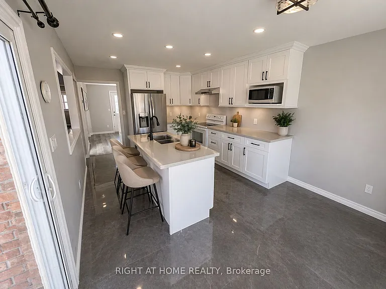 20 Newport Ave — Photo 6
