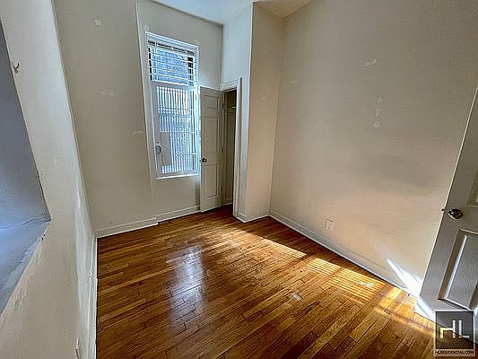 3rd image of 104 W 83rd St #1F