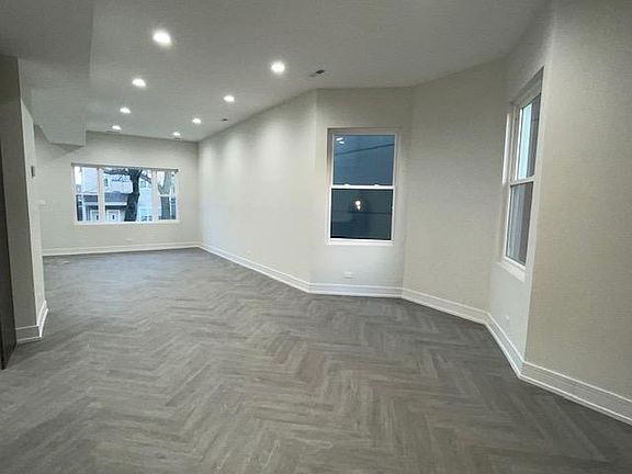 2nd image of 1732 N Whipple St #2