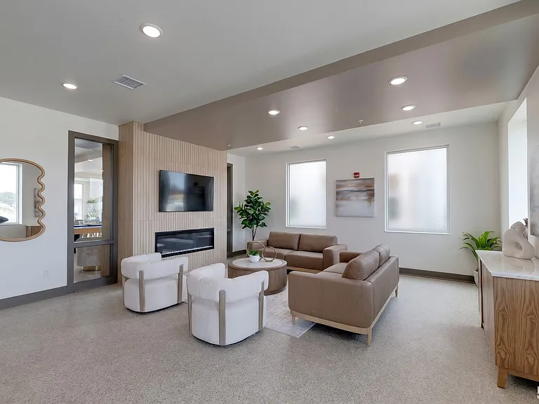 Front Office, Lounge