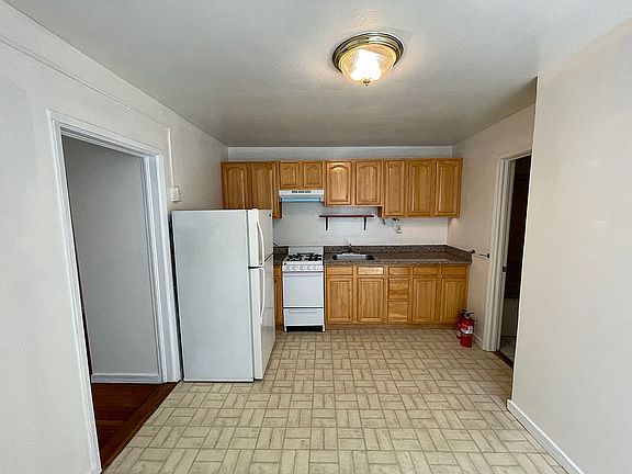 5th image of 1050 Florida St #A