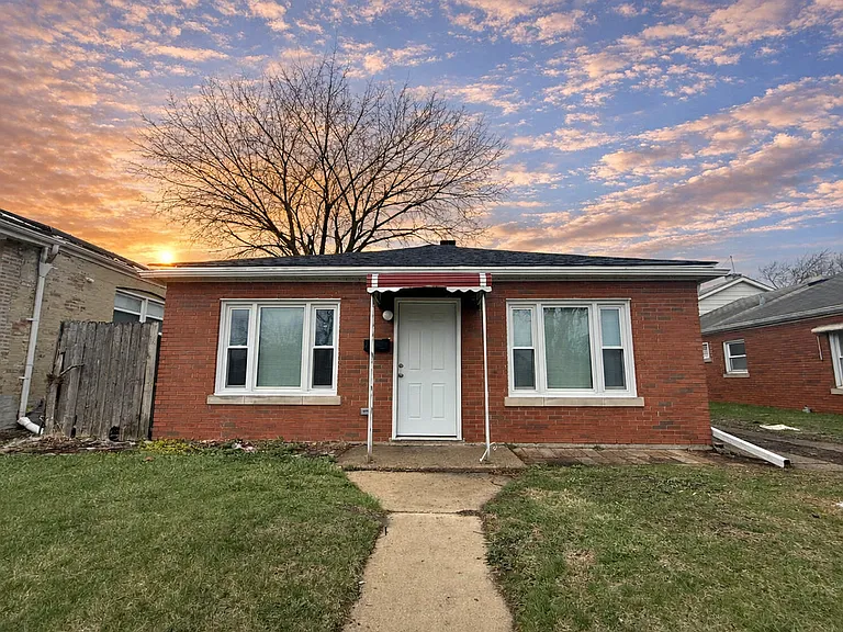 14916 Langley Ave — Photo 1