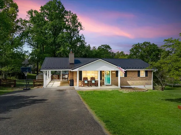 2510 Forest Hill Dr, Draper, VA 24324