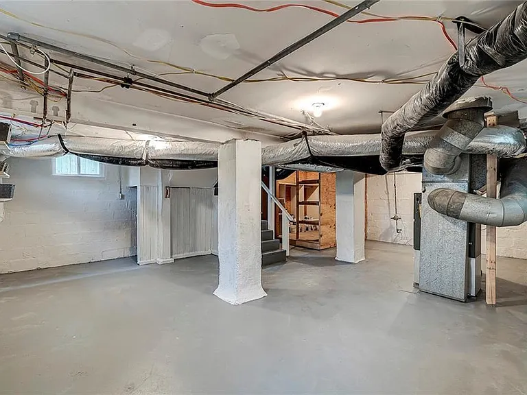 529 N Oxford St — Photo 13