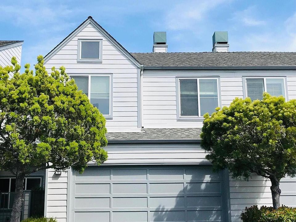Front view of property + garage