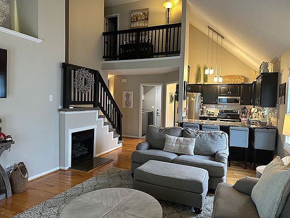 4th image of 905A Linney Ln
