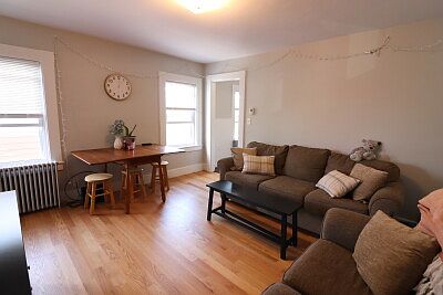5th image of 229 McKenn St #2