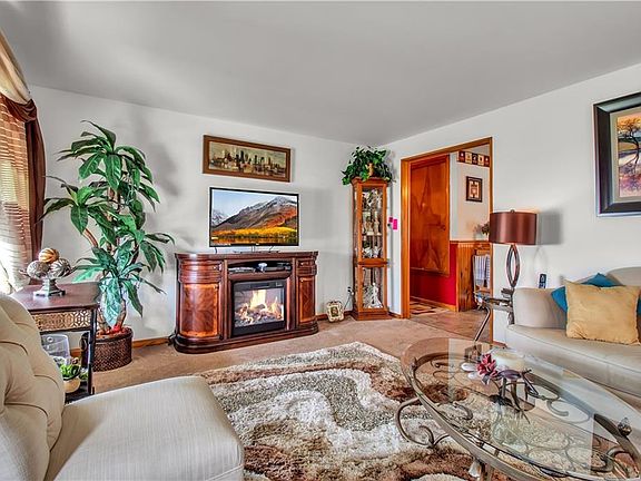 5th image of 261 Shanley St