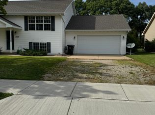 1006 Hartzheim Dr, Appleton, WI 54913