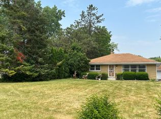 5322 W Calumet Rd, Milwaukee, WI 53223