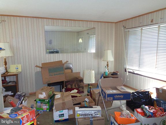 4th image of 19 Greenview Ave #41