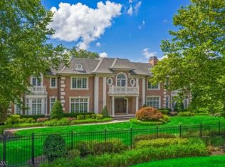 112 Garden Ct, Franklin Lakes, NJ 07417