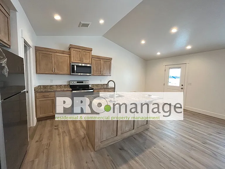 3700 E Cherry Ln — Photo 3