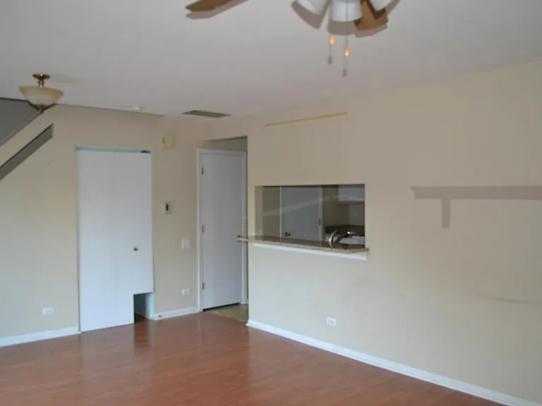 437 Valley Forge Ct — Photo 2