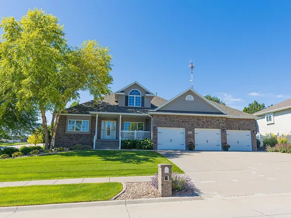 2804 W 44th St, Kearney, NE 68845