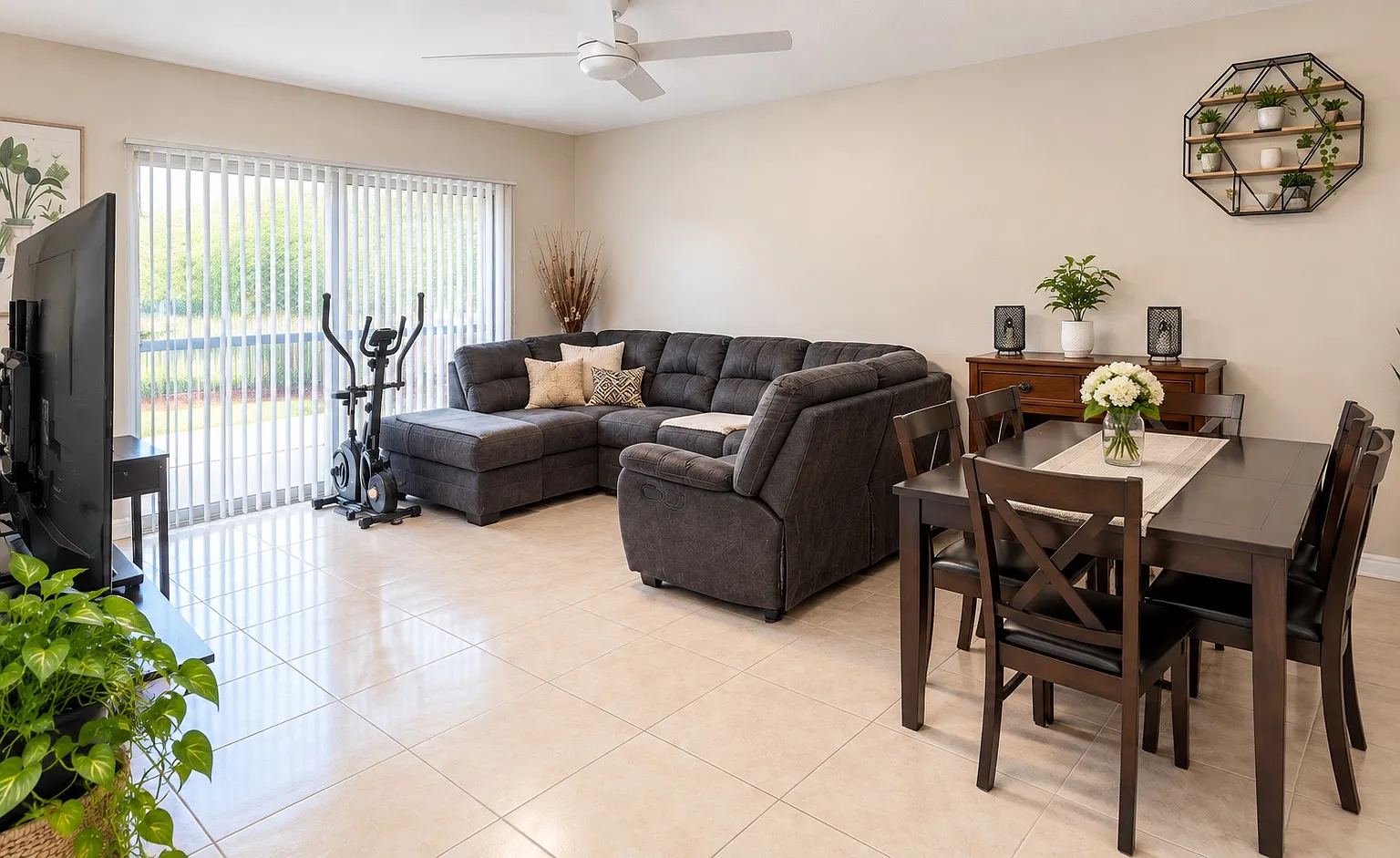 3 bed, 1079 sqft, $2,550 — Photo 4